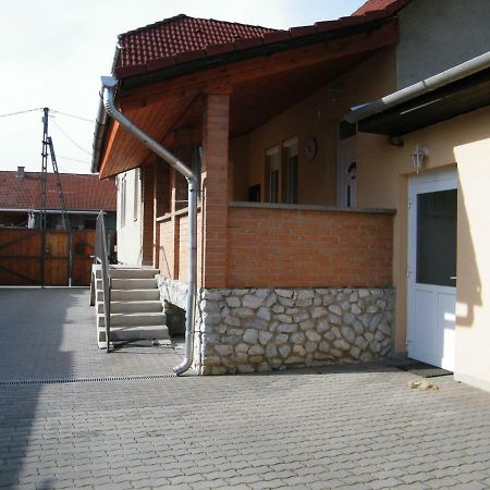 Pál utcai Apartman Miskolc Exteriör bild