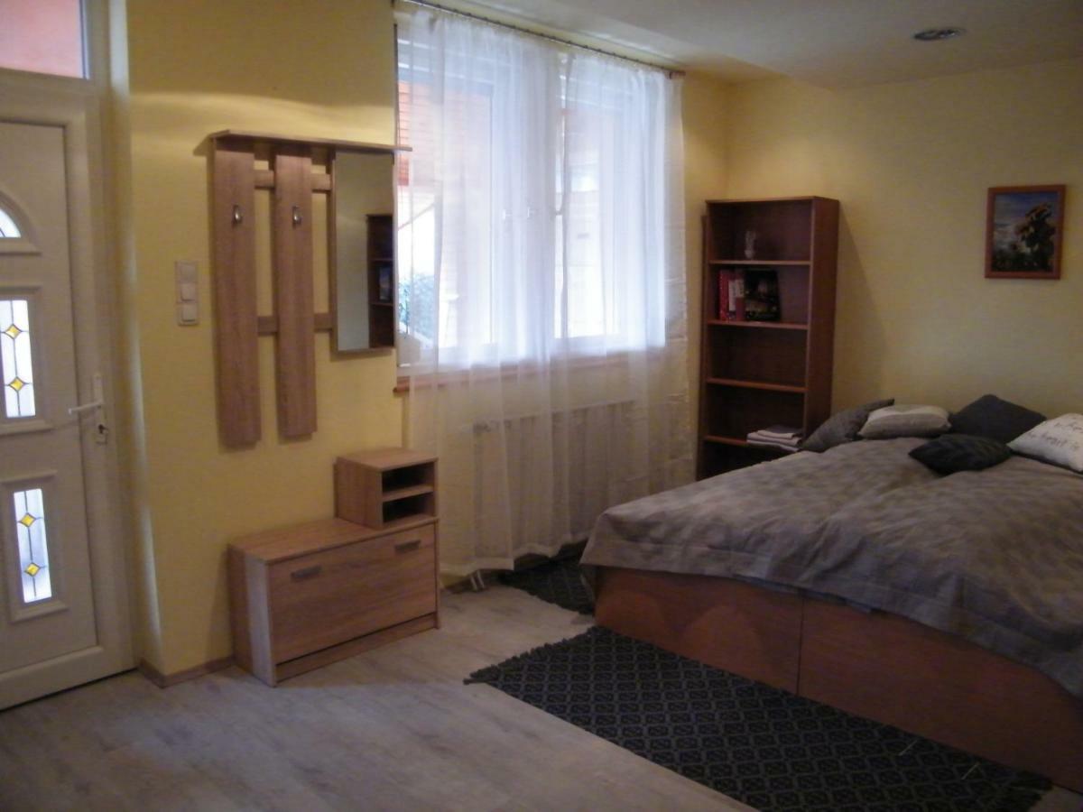 Pál utcai Apartman Miskolc Exteriör bild